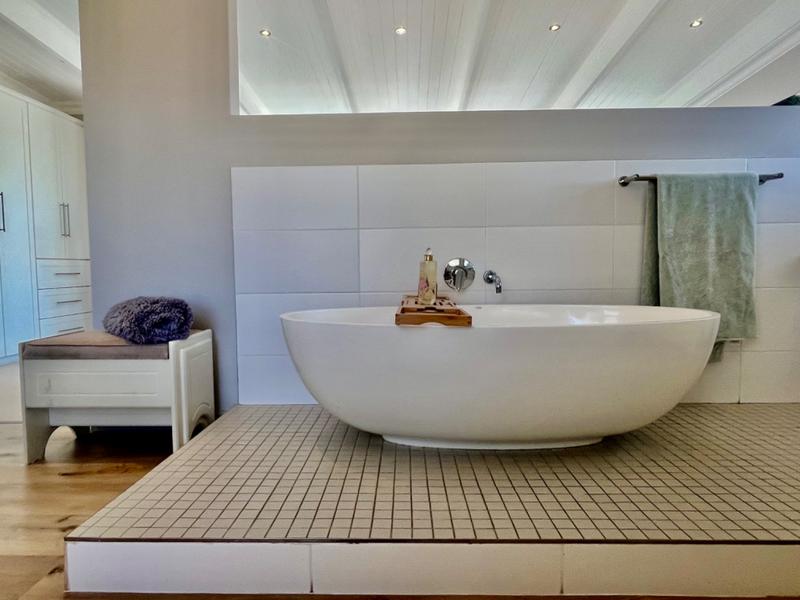 4 Bedroom Property for Sale in Hartenbos Heuwels Western Cape